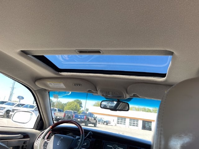 2007 Lincoln Town Car Signature Limited