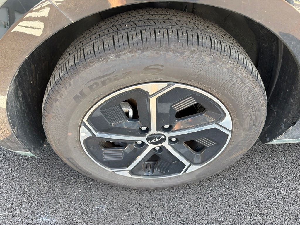 2023 Kia Niro SX