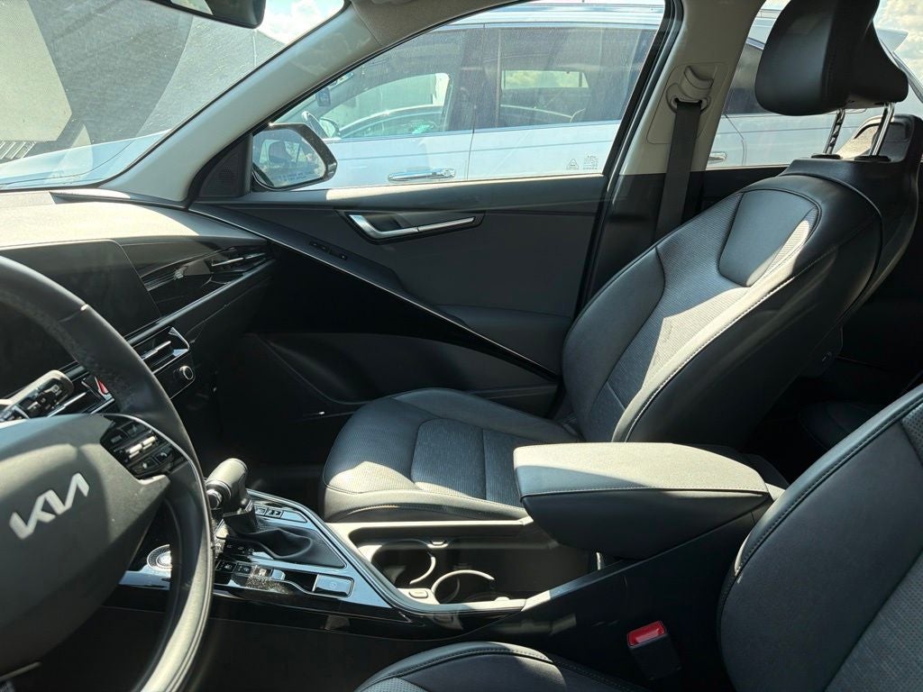 2023 Kia Niro SX
