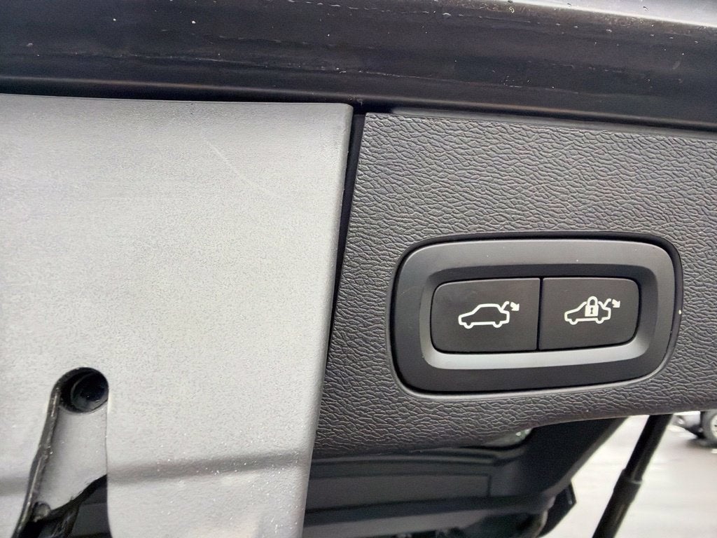 2019 Volvo XC60 T6 Momentum