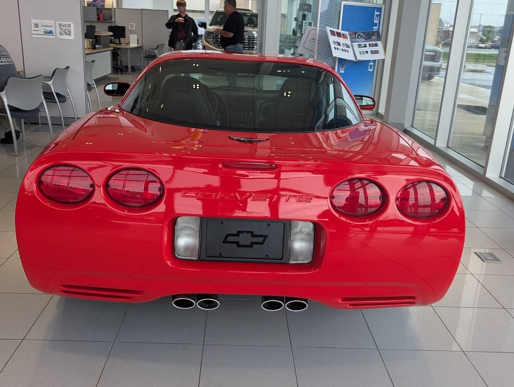 2004 Chevrolet Corvette Base
