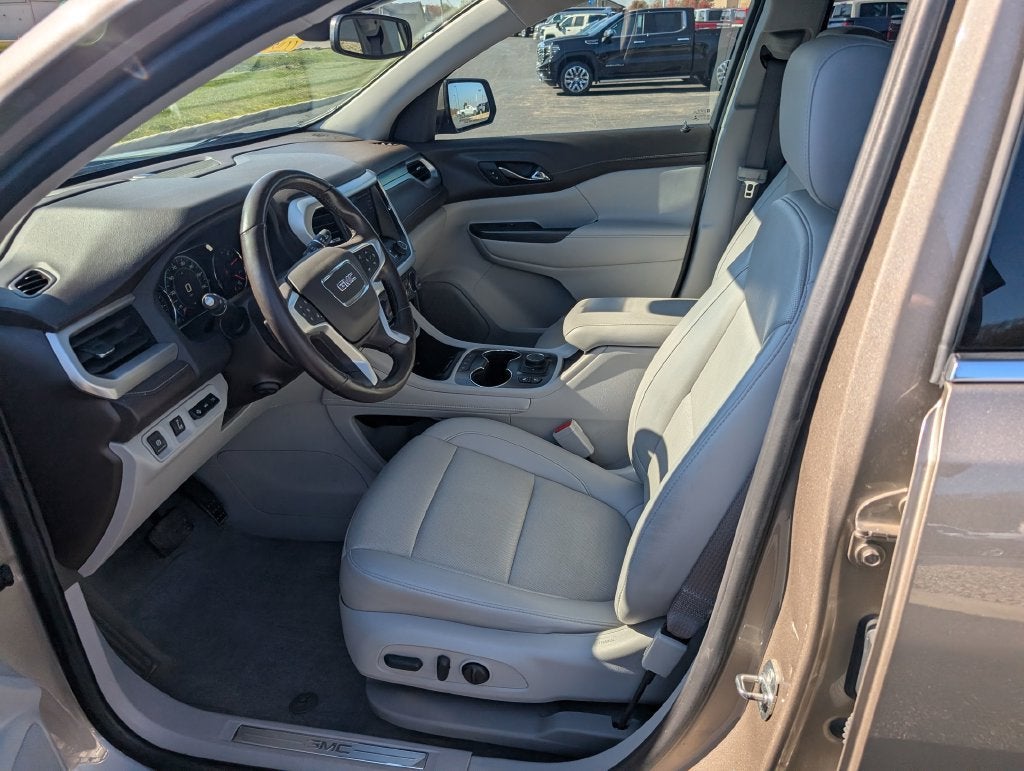 2022 GMC Acadia SLT
