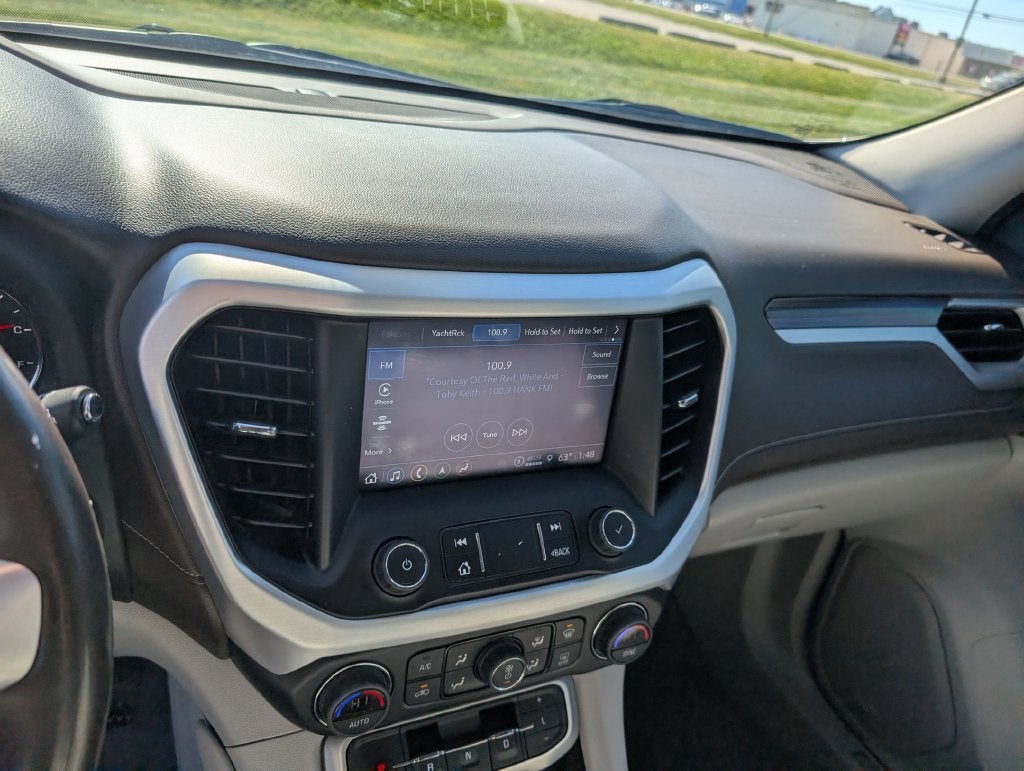 2022 GMC Acadia SLT