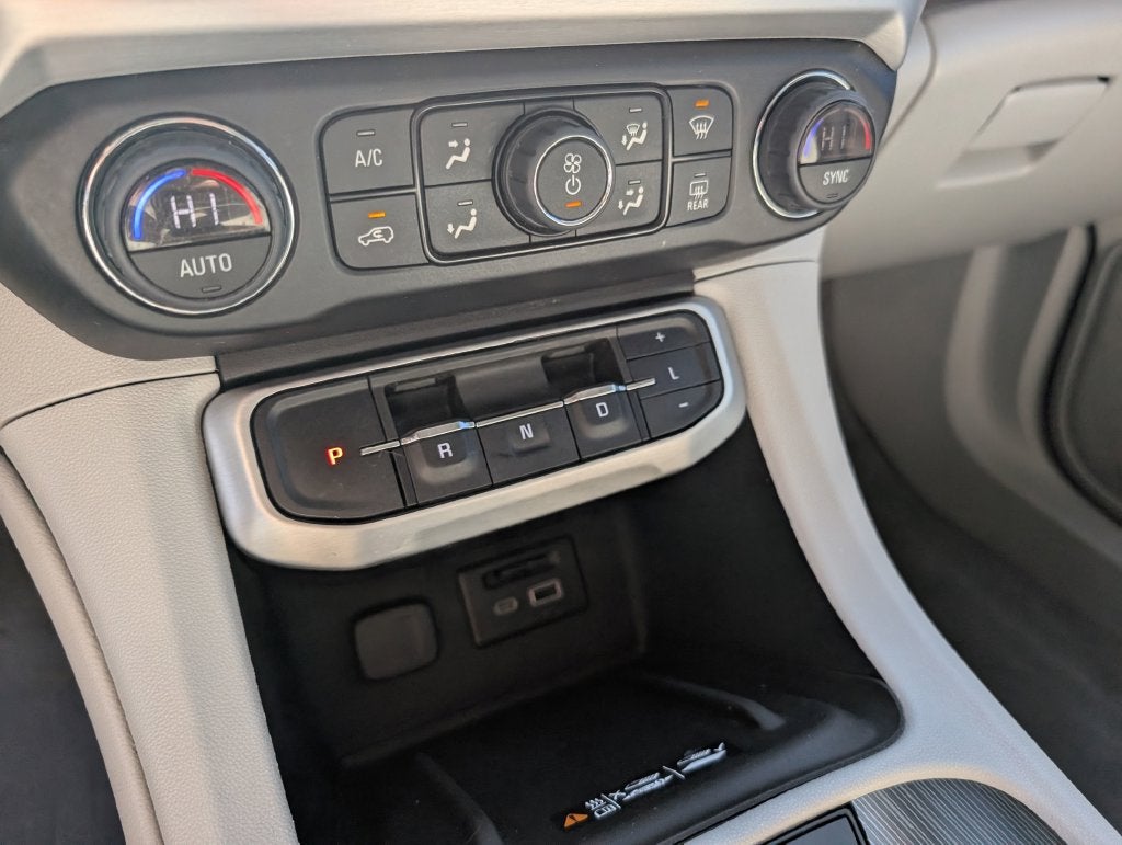 2022 GMC Acadia SLT