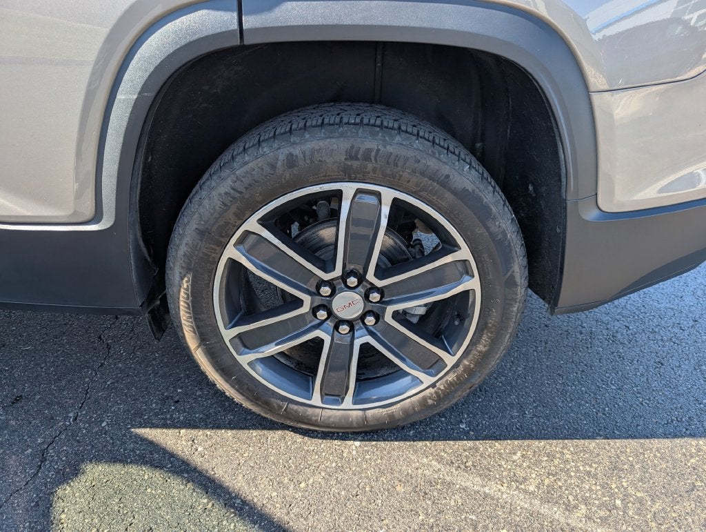 2022 GMC Acadia SLT