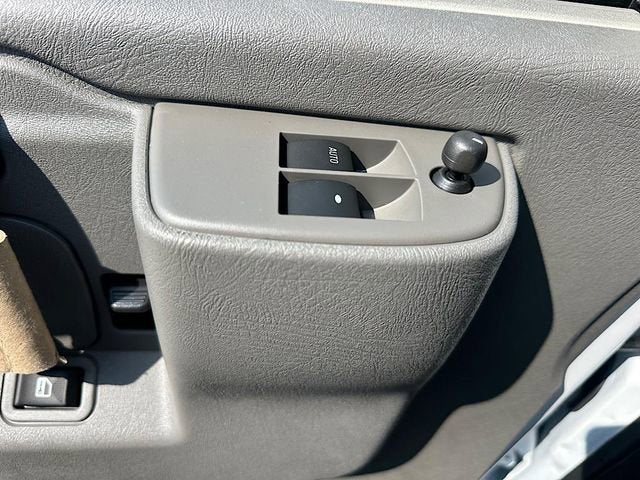 2025 GMC Savana Cargo Work Van - Photo 16
