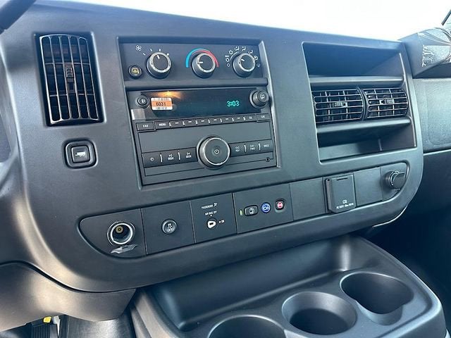 2025 GMC Savana Cargo Work Van - Photo 22
