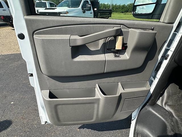 2025 GMC Savana Cargo Work Van - Photo 13