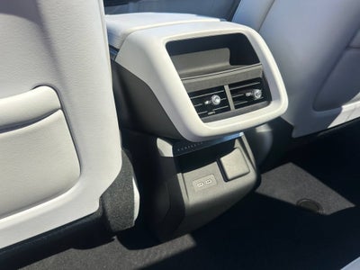 2024 Cadillac LYRIQ Luxury 2
