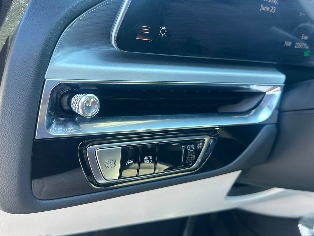2024 Cadillac LYRIQ Luxury 2